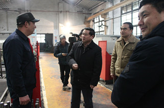市委常委、市總工會(huì)主席劉學(xué)甫同志來我公司慰問全國勞模